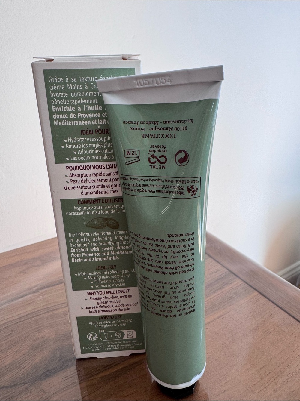 L'OCCITANE Amande Hand & Nail Cream - Green - Picture 2 of 3